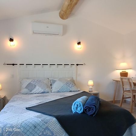 ホテル Peaceful Mas Provencal 'Mas Du Sucre' With Large Pool Cheval-Blanc エクステリア 写真