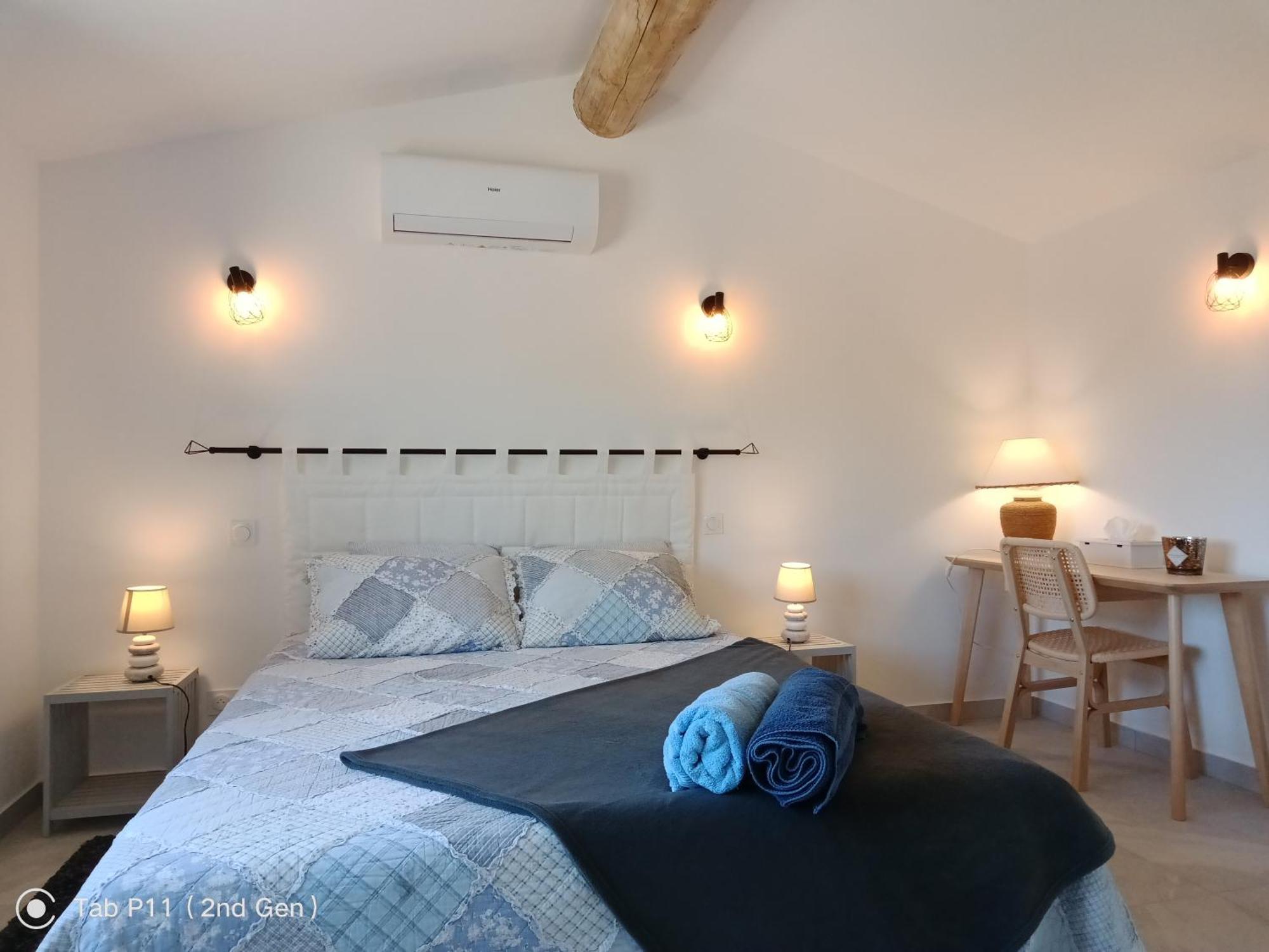 ホテル Peaceful Mas Provencal 'Mas Du Sucre' With Large Pool Cheval-Blanc エクステリア 写真